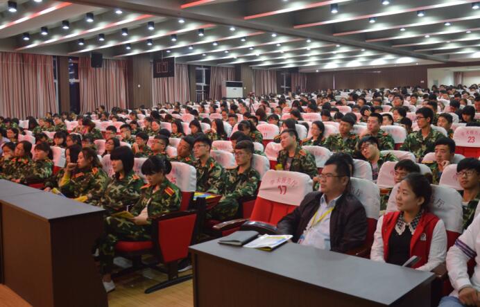 UG环球官网邀请考研名师张国兴做辅导讲座