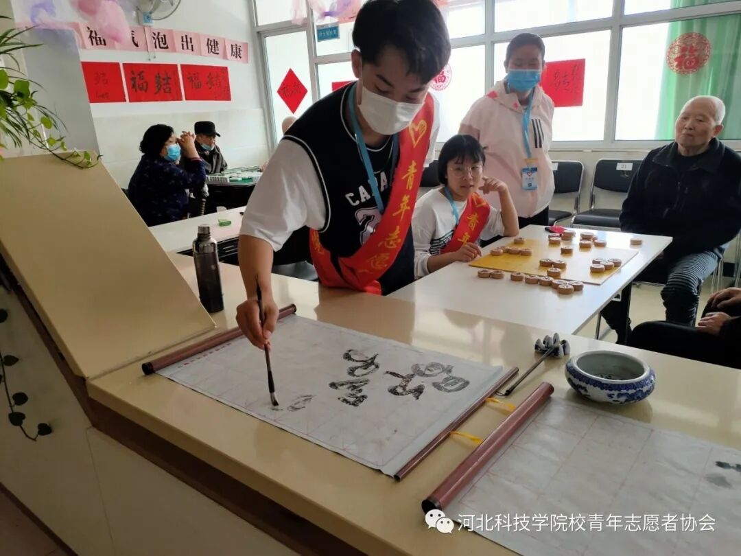 感恩母亲节，情暖老人心（一）||UG环球官方网志愿者前往福夡养老社区开展爱老敬老志愿服务活动