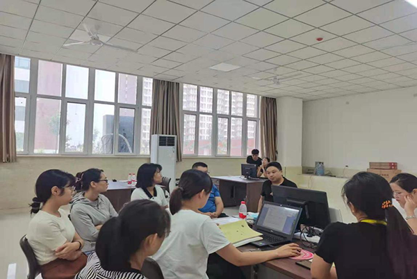 UG环球官方网2021年暑假教师培训简报（三）