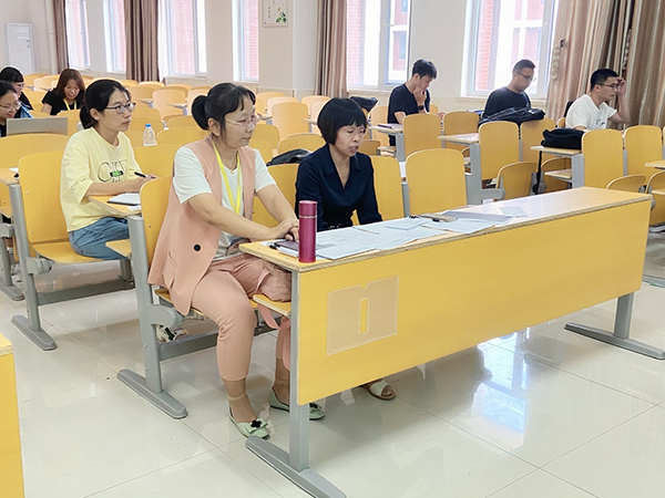 UG环球官方网2021年暑假教师培训简报（三）