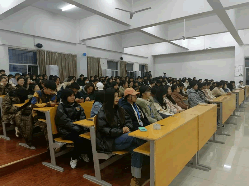 UG环球官方网成功举办“不负韶华，书写精彩篇章”新闻写作交流会活动