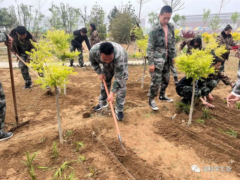 UG环球官方网学管干部全面开展绿化校园劳动教育实践活动