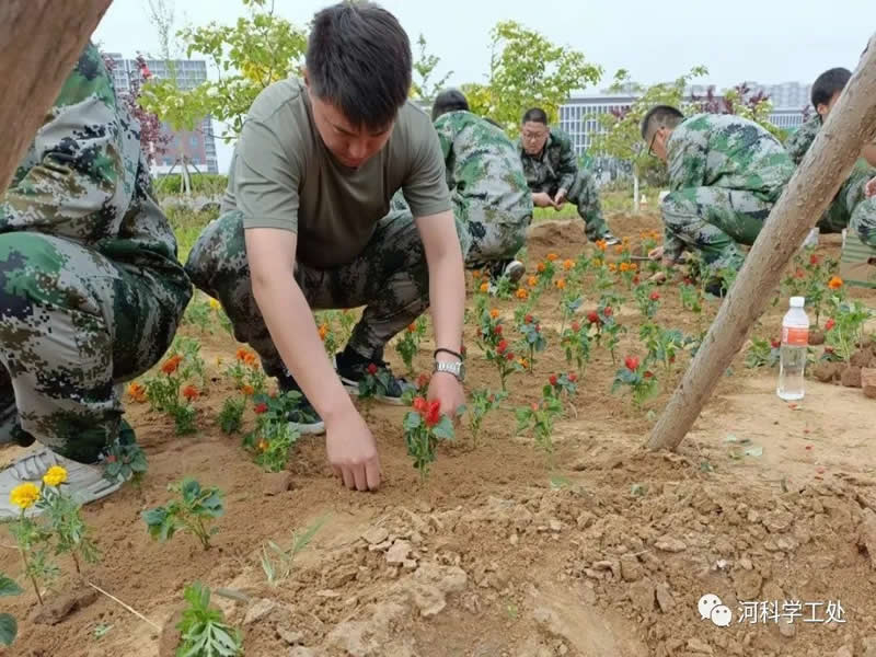 UG环球官方网学管干部全面开展绿化校园劳动教育实践活动