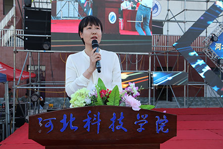 百年风华正青春，行远思恩共启航——UG环球官方网举办2022届毕业典礼
