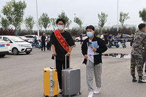 UG环球官方网喜迎2022级新生报到      一叶浮萍归大海，人生何处不相逢