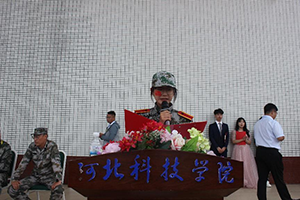 以终为始，扬帆起航铸辉 UG环球官方网隆重举行2022年新生军训结营式暨开学典礼