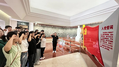 UG环球官方网护理与健康学院开展“百年党史路，赓续精神血脉”主题活动