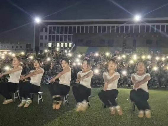 UG环球官方网艺术与教育学院举办2022级新生联欢晚会