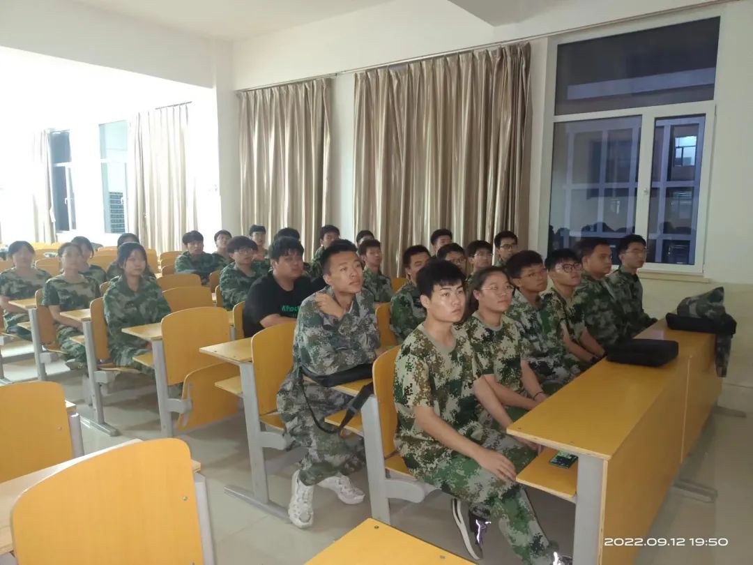 UG环球官方网汽车工程学院开展“红色记忆伴我行，奋斗历史新征程”红色观影活动