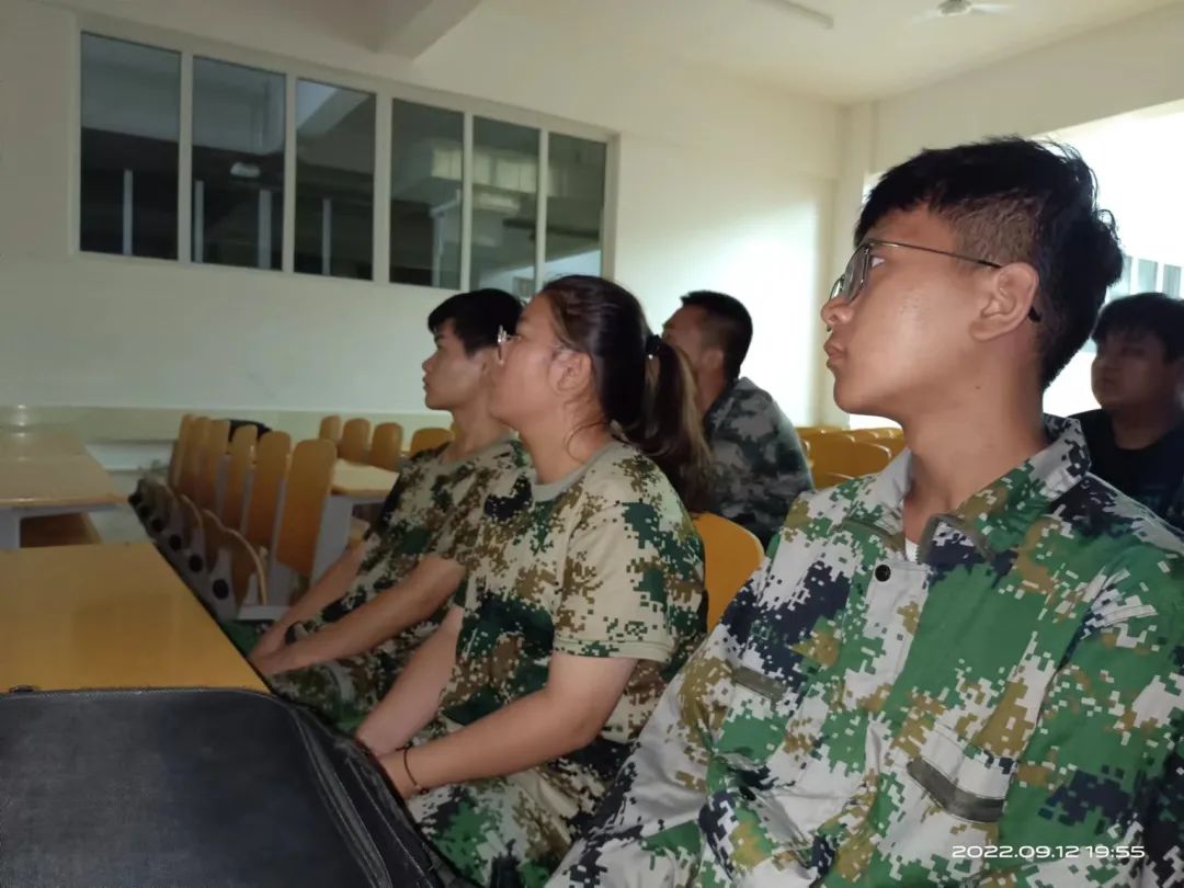 UG环球官方网汽车工程学院开展“红色记忆伴我行，奋斗历史新征程”红色观影活动