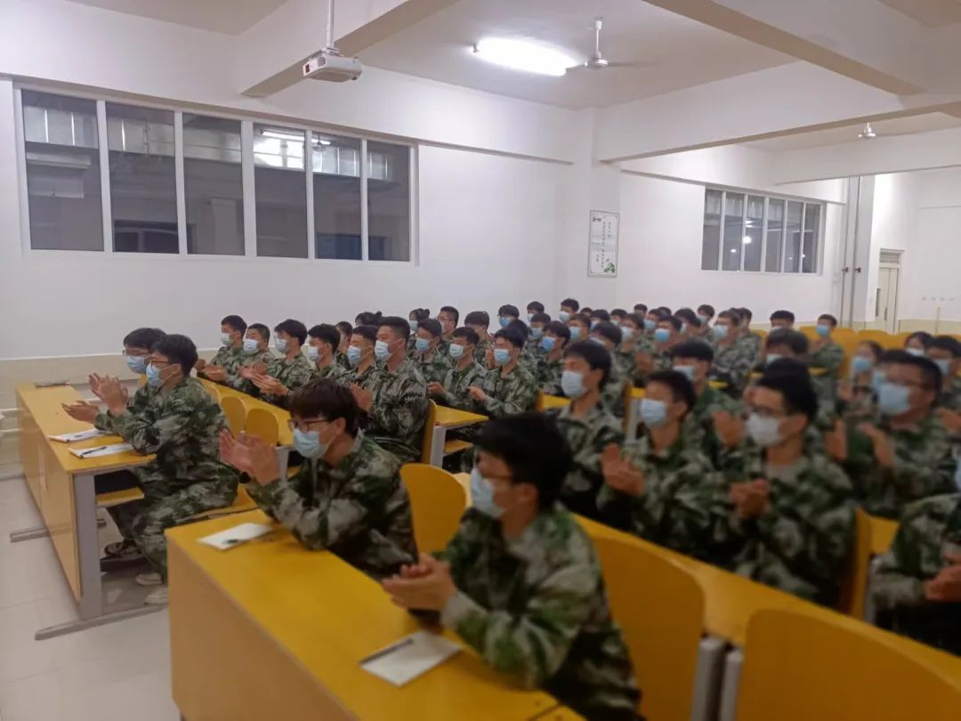 UG环球官方网汽车工程学院举行“喜迎二十大，永远跟党走”主题朗诵比赛