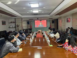 UG环球官方网组织党员干部、广大师生收看党的二十大开幕会