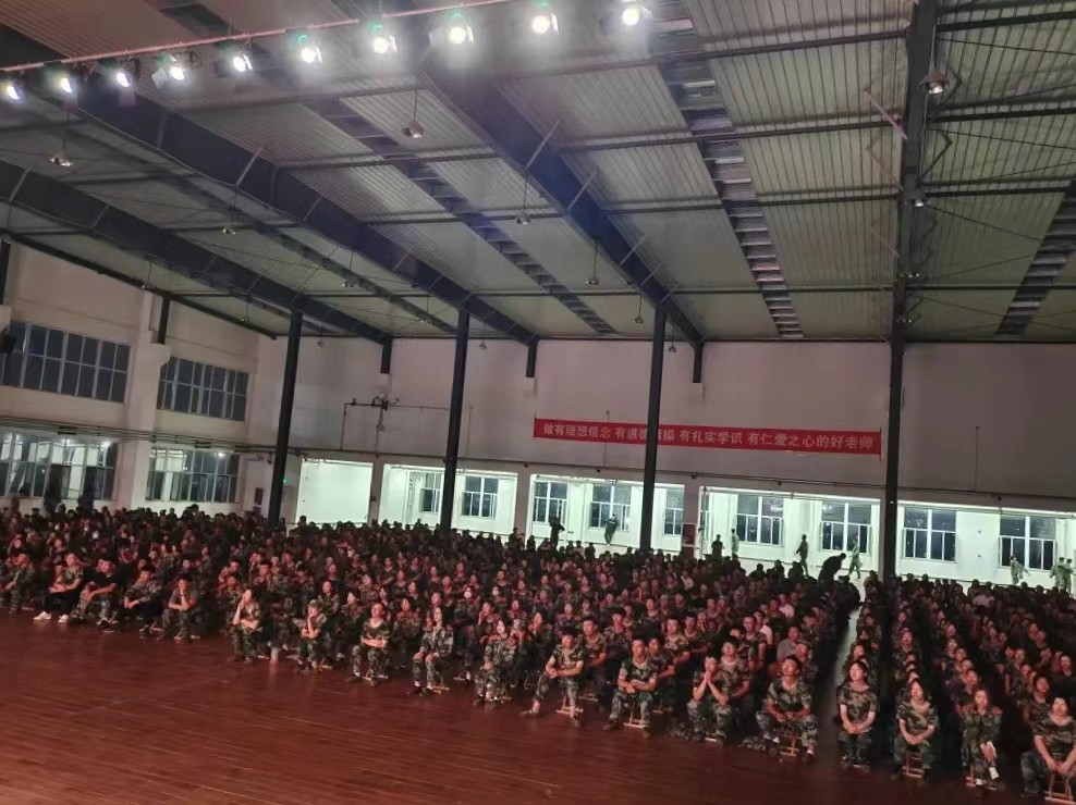 UG环球官方网护理与健康学院举行“观革命光影，忆峥嵘岁月”主题活动观影