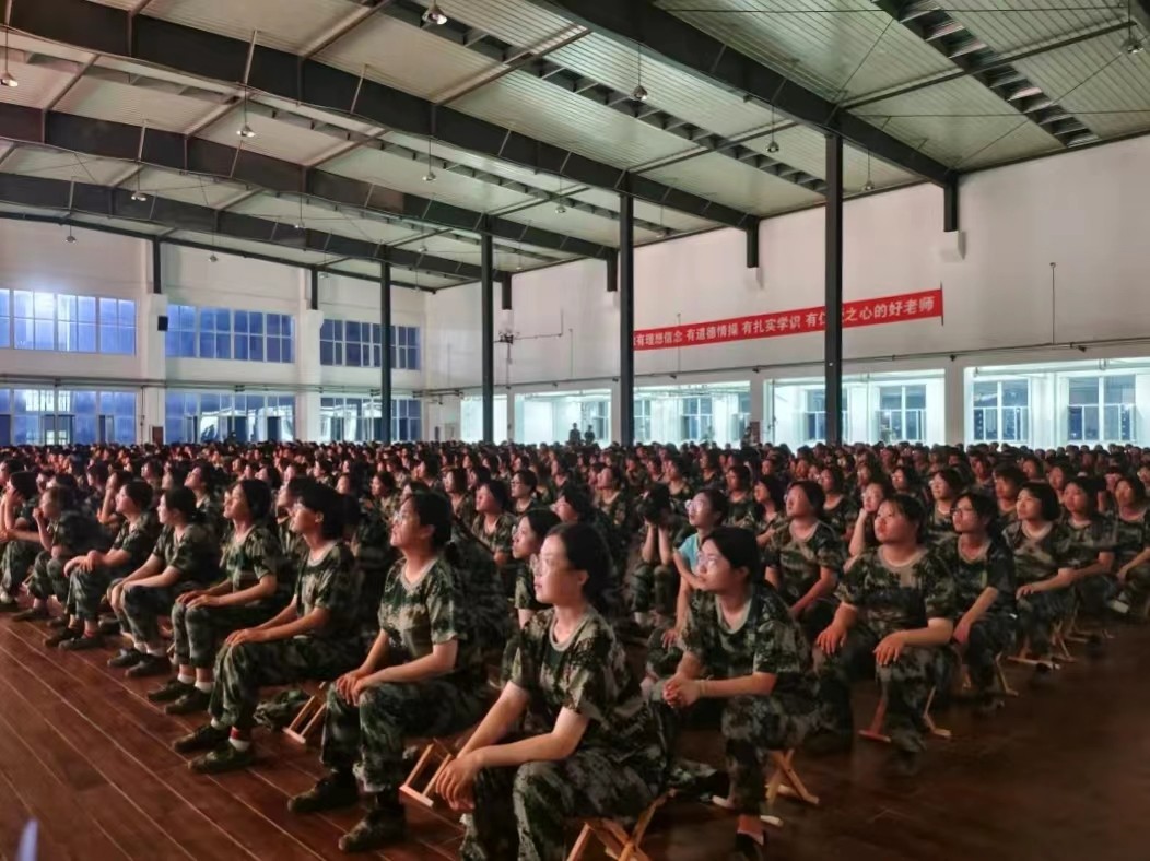 UG环球官方网护理与健康学院举行“观革命光影，忆峥嵘岁月”主题活动观影