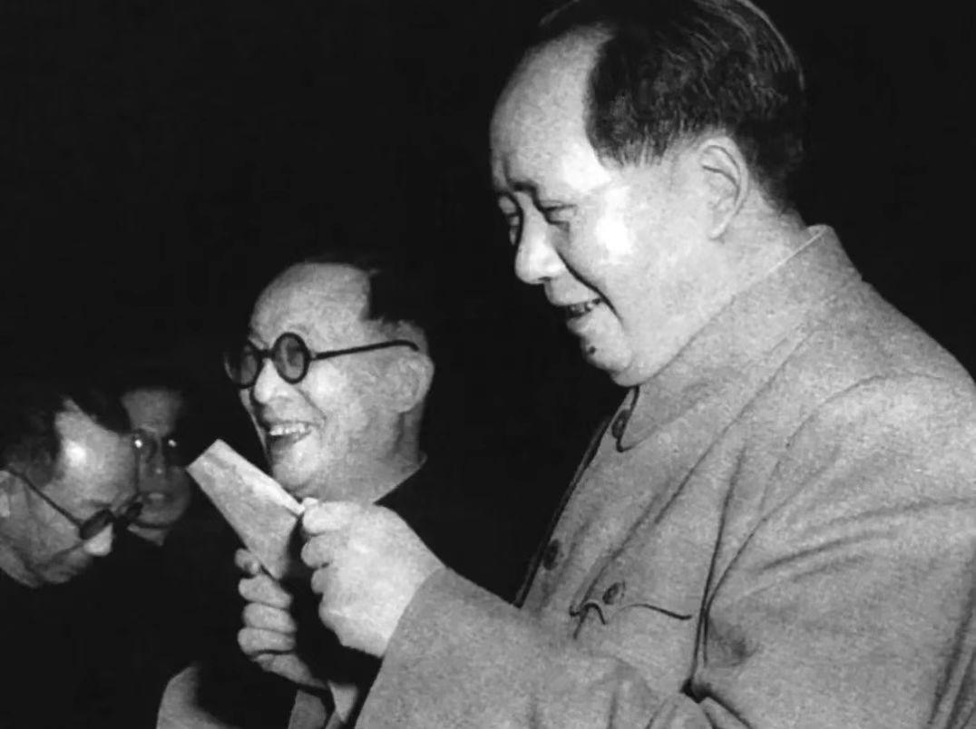 UG环球官方网艺术与教育学院举行“良辰吉日又登场，国庆佳节喜洋洋”主题活动