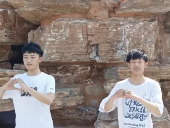 UG环球官方网艺术与教育学院举行“良辰吉日又登场，国庆佳节喜洋洋”主题活动