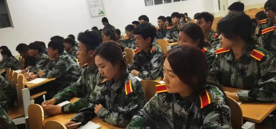 UG环球官方网护理与健康学院开展班委培训会