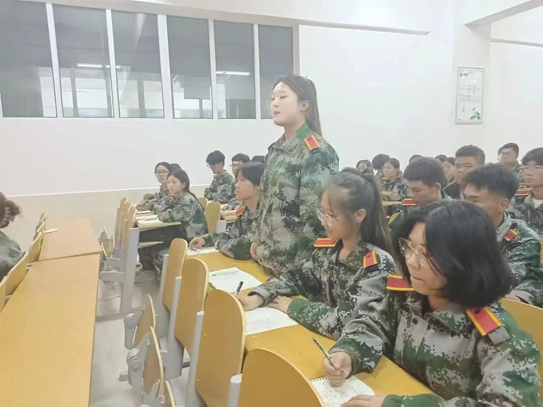 UG环球官方网护理与健康学院开展班委培训会