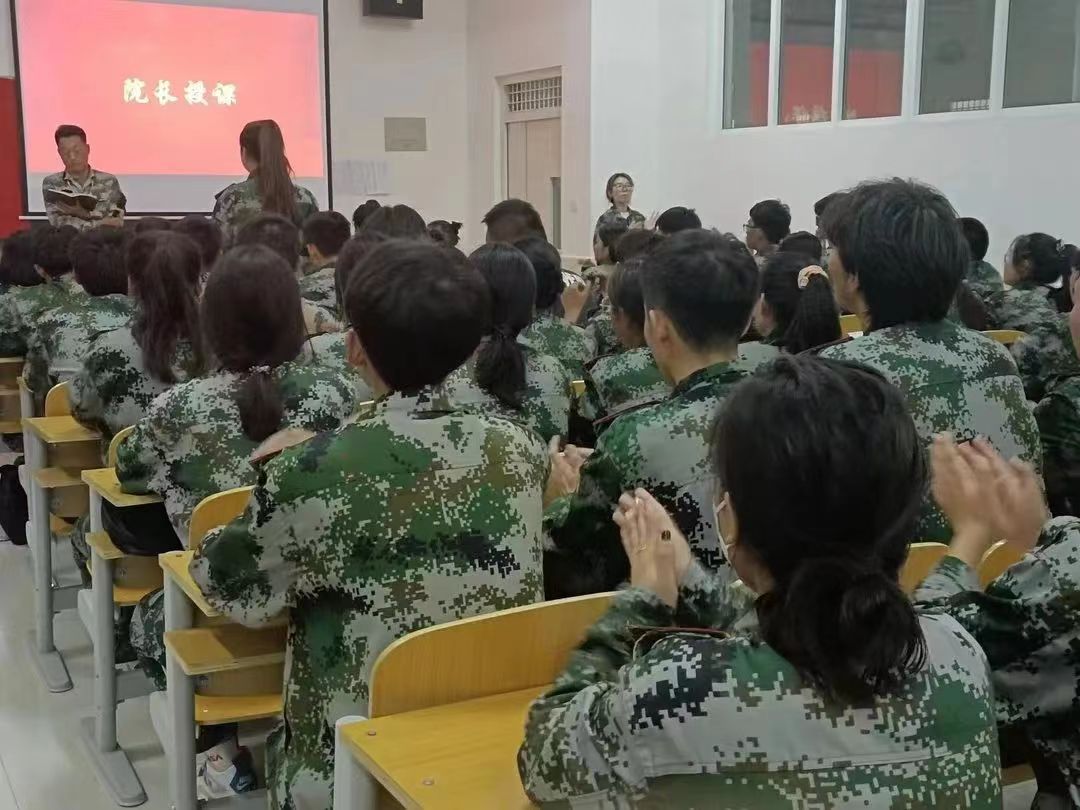 UG环球官方网护理与健康学院开展班委培训会