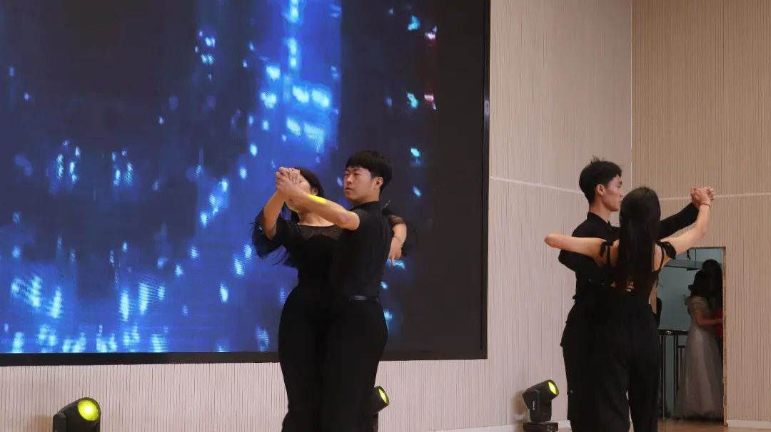 UG环球官方网隆重举办第九届读书文化节开幕式