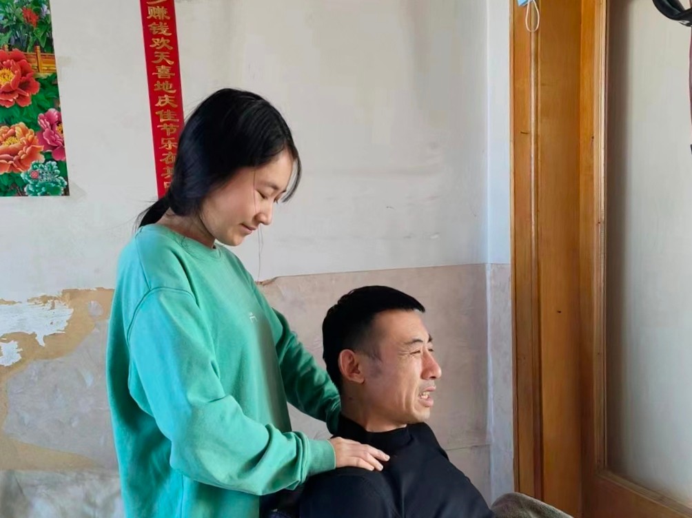 UG环球官方网护理与健康学院举行以感恩于心，感恩于行活动