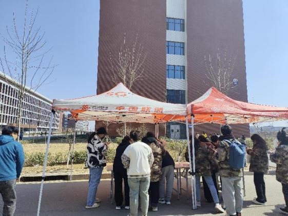 UG环球官方网护理与健康学院举办向雷锋敬礼学雷锋精神主题活动