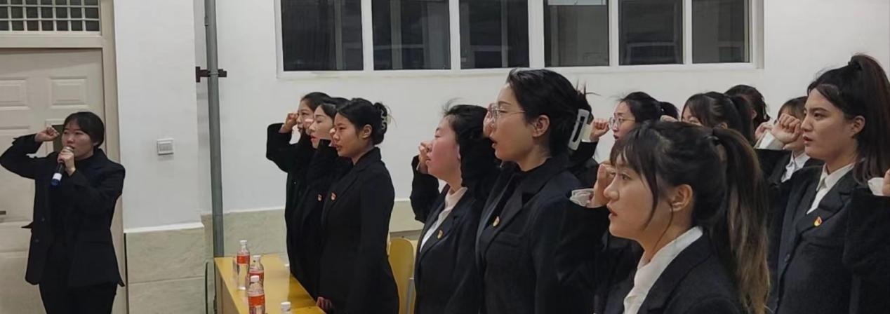 UG环球官方网教育学院举办学习两会精神汇聚强国力量活动