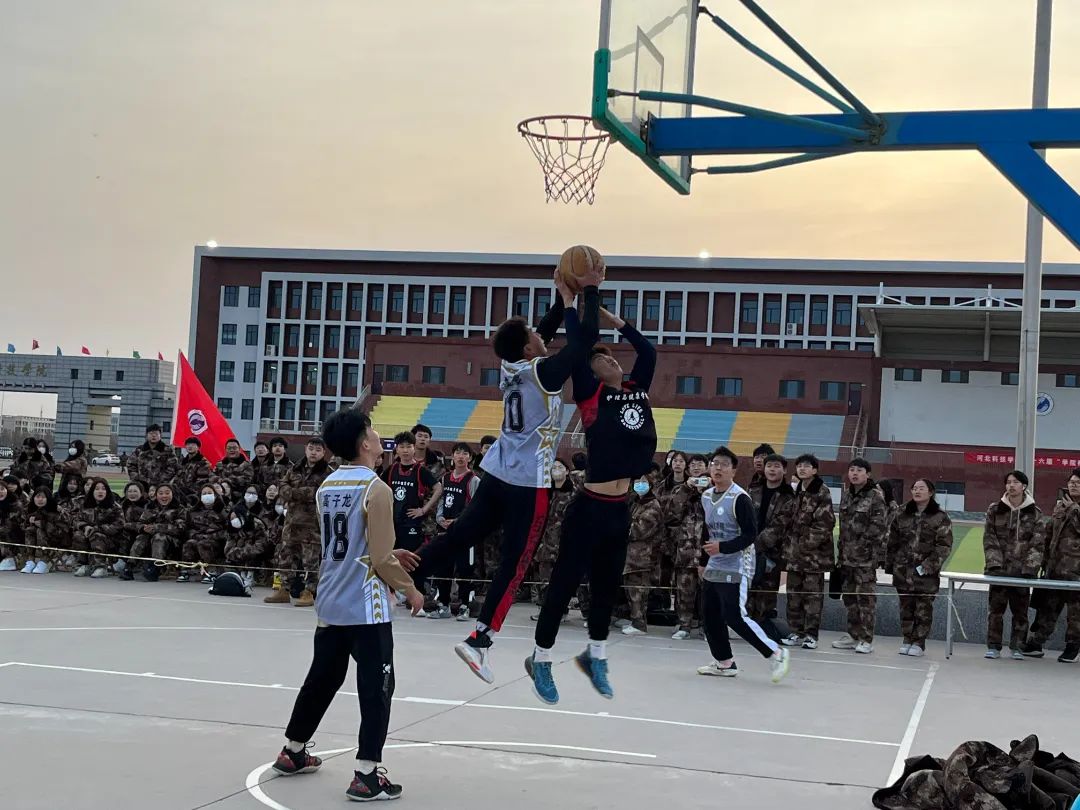 UG环球官方网第十六届“学院杯”篮球联赛超燃集锦