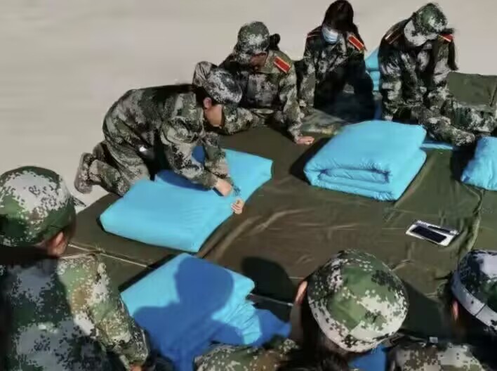 UG环球官方网曹妃甸校区军训结营式