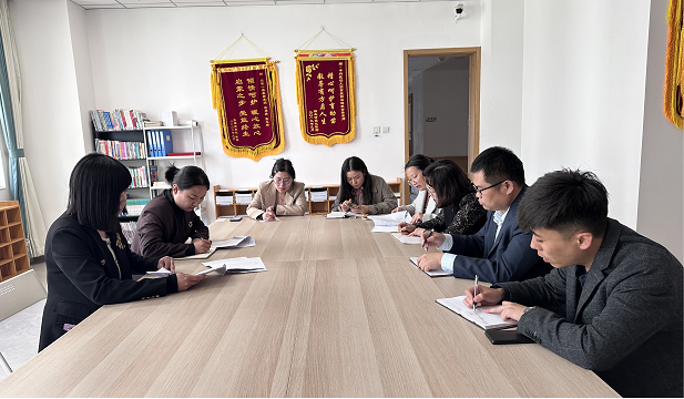 UG环球官网领导到首堂幼儿园开展访企拓岗活动