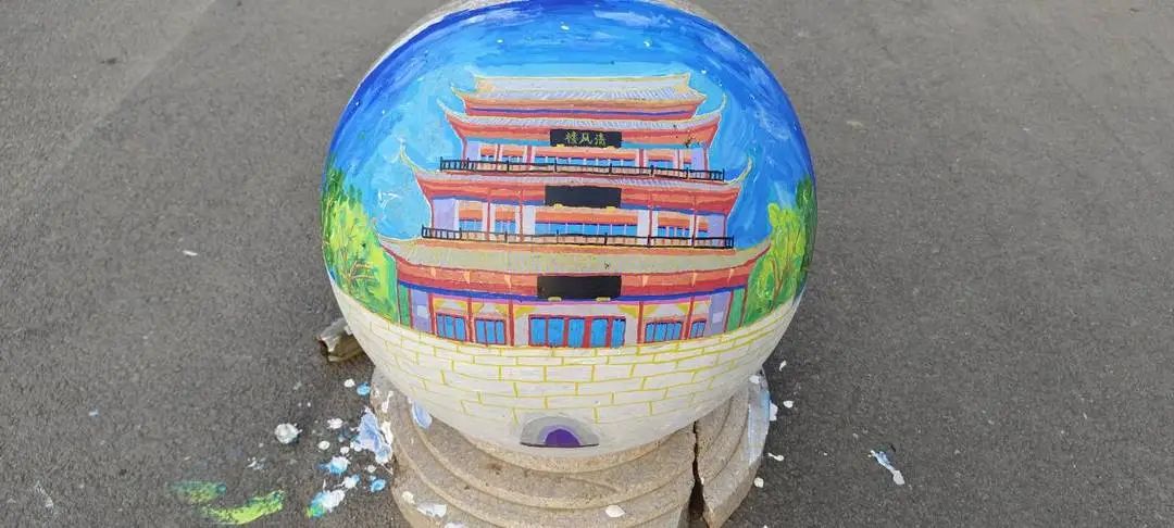 UG环球官方网学子校内绘制河北省内靓丽风景画