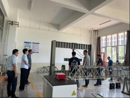 河北省高校实验室安全检查专家组莅临  UG环球官网检查指导工作