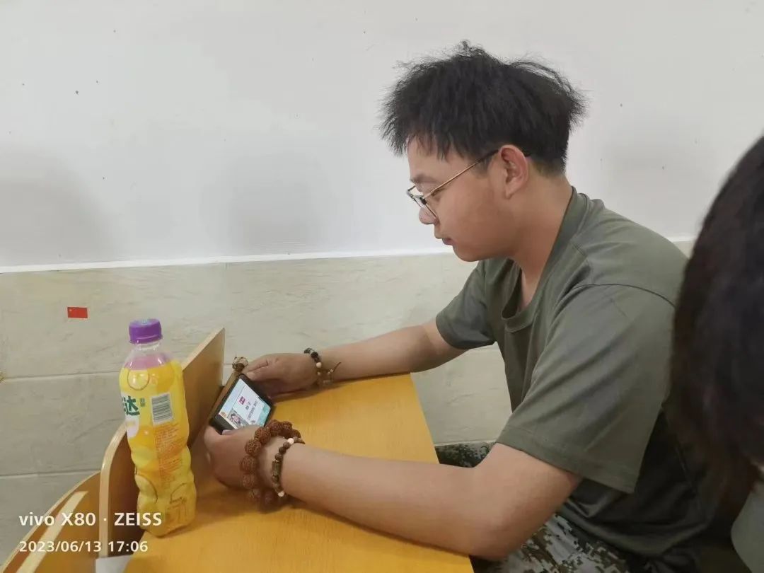 UG环球官方网组织全校学生观看“高校共青团改革沙龙”第五期直播