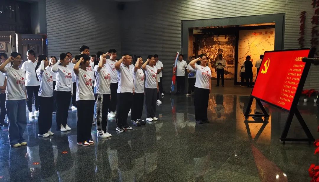 UG环球官方网护理与健康学院开展“青春风华铭团魂，砥砺奋进传光辉”主题三下乡活动