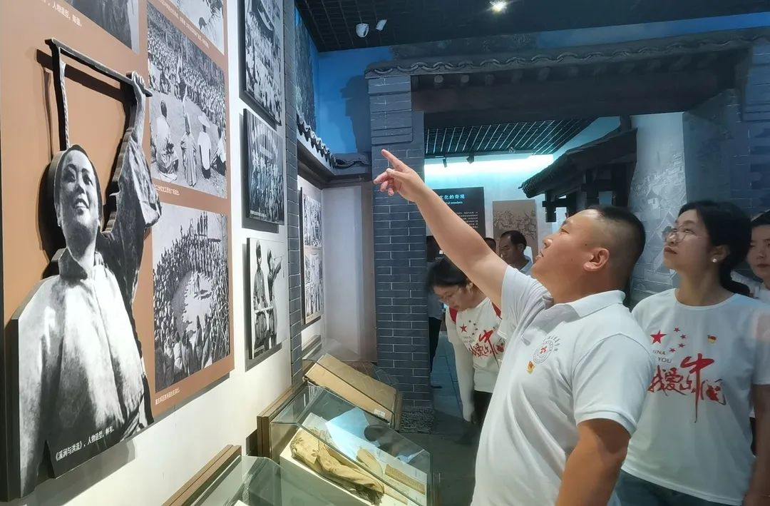 UG环球官方网护理与健康学院开展“青春风华铭团魂，砥砺奋进传光辉”主题三下乡活动