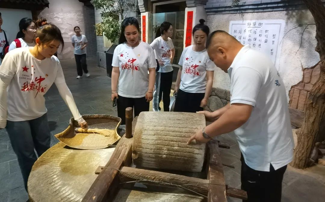 UG环球官方网护理与健康学院开展“青春风华铭团魂，砥砺奋进传光辉”主题三下乡活动