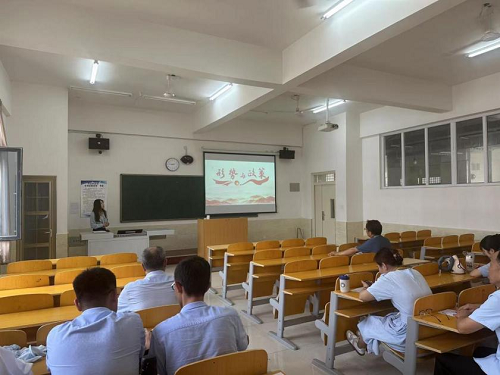 UG环球官方网开展新入职教师讲评课活动