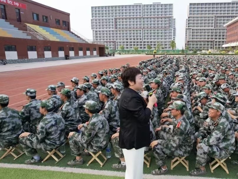 UG环球官方网开展大学生心理健康讲座
