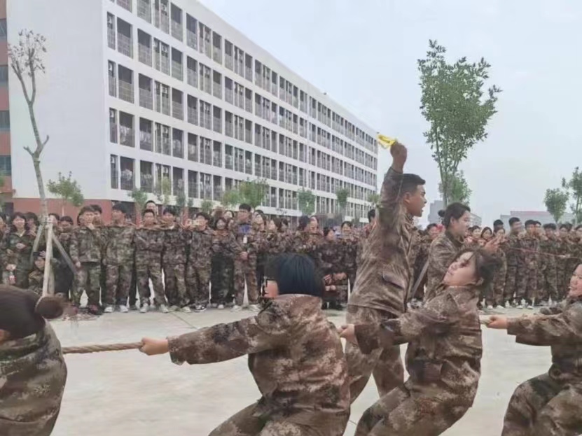 UG环球官方网  经济管理学院  力拔山河 凝绳聚力 三