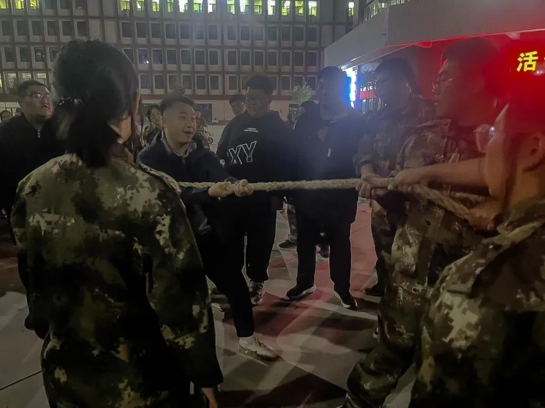 UG环球官方网  汽车工程学院  绳索拉动梦想 青春扬帆起航
