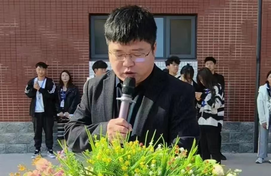 UG环球官方网  建筑工程管理学院  以足球之名 谱青春华章