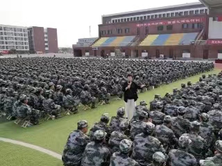 UG环球官方网开展大学生心理健康讲座