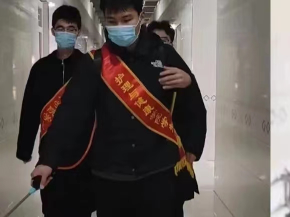 UG环球官方网护理与健康学院进行校园消毒工作