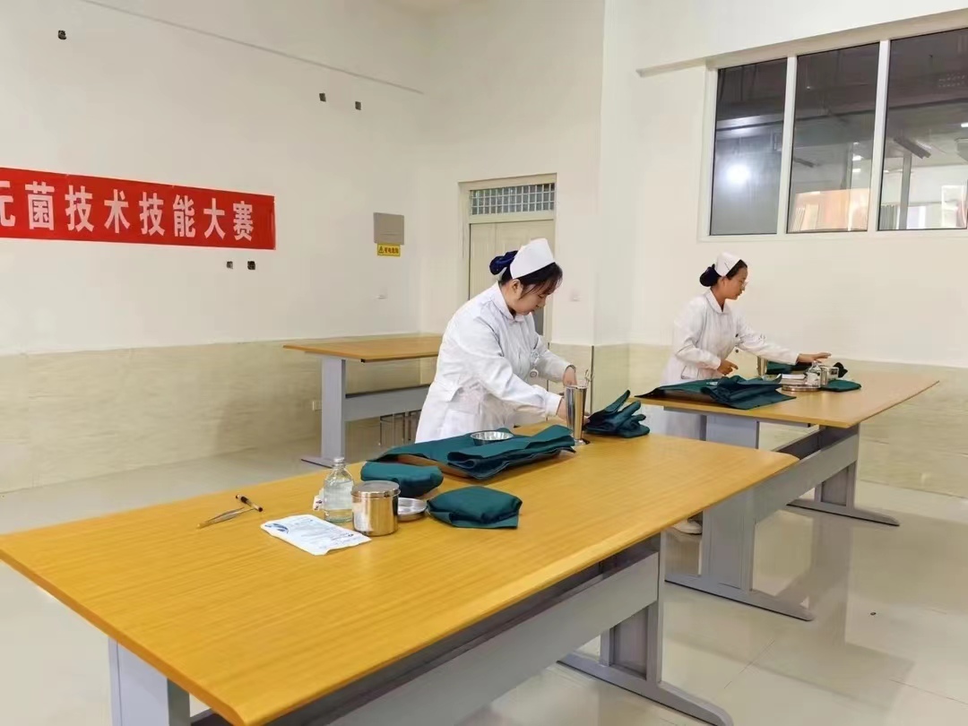 UG环球官方网  护理与健康学院  无菌操作技术大赛