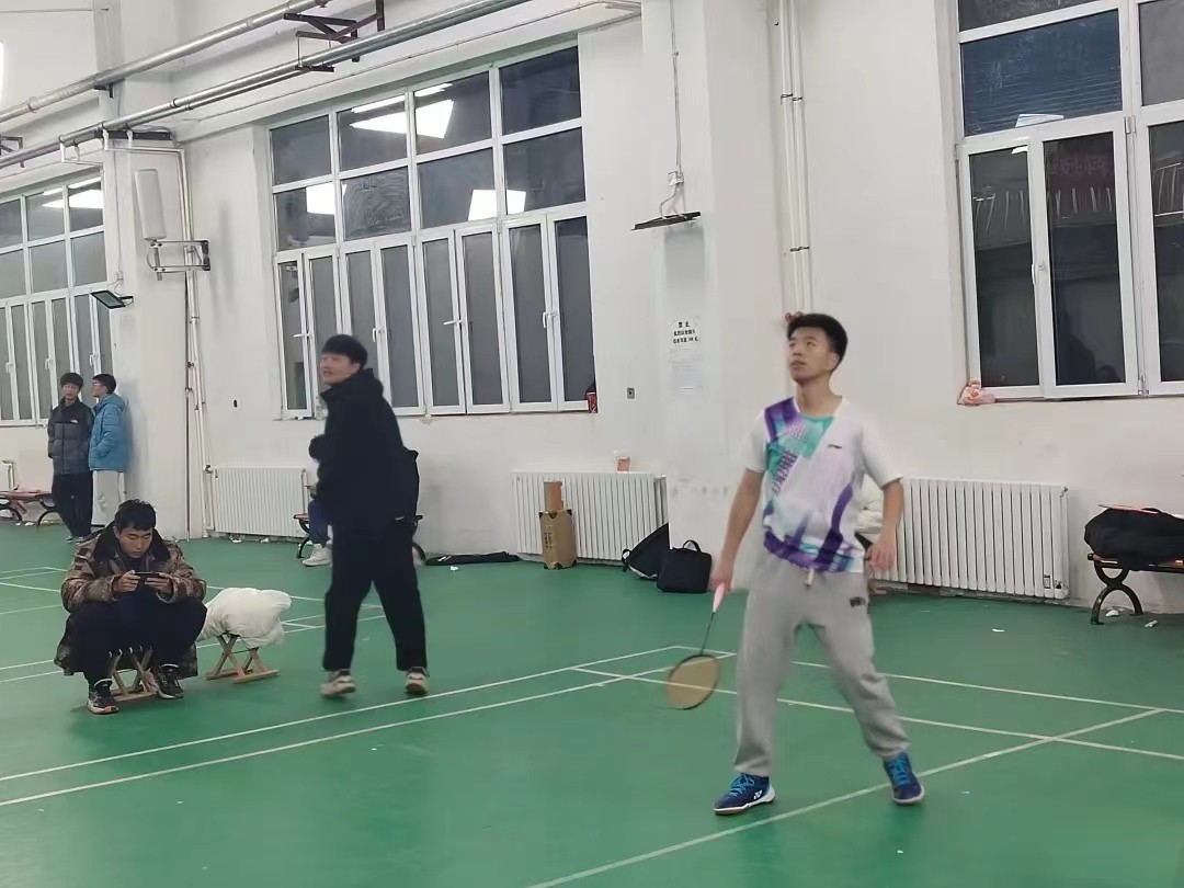 UG环球官方网汽车工程学院首届体育文化节羽毛球联赛下