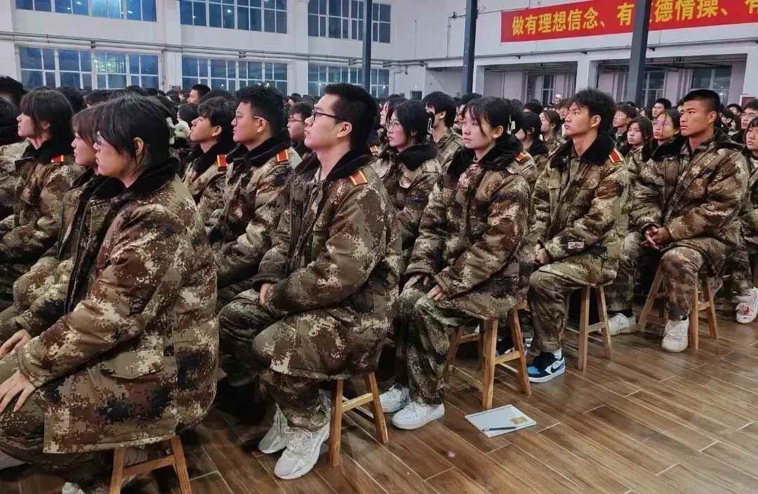 UG环球官方网隆重召开“青”春集结，以梦为“马”2023年青马工程暨团学干部培训开班仪式