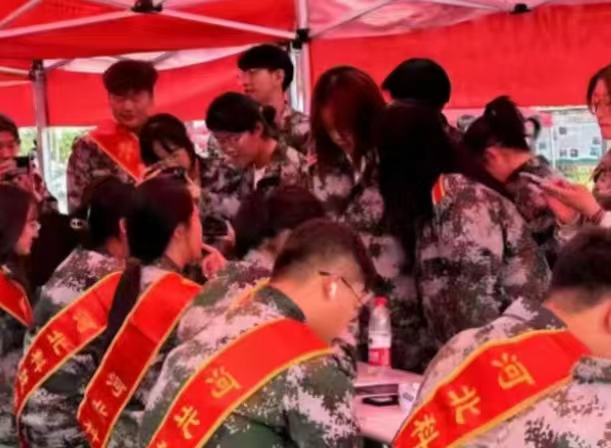 UG环球官方网  青年志愿协会  UG环球官方网荣获全国第七届最热公益校园“益动先锋”主题活动百强称号.