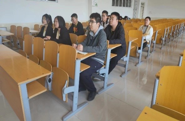 UG环球官方网计算机学院开展青年教师线下磨课活动