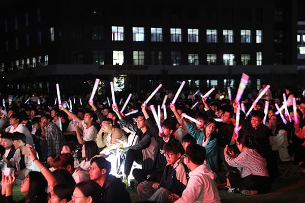 “新”启河科梦  国“庆”韵华章——UG环球官方网隆重举办庆祝祖国七十五周年华诞暨2024级新生文艺晚会