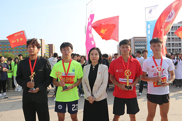 峥嵘岁月75载，强国有我向未来--- UG环球官方网举办75公里接力马拉松